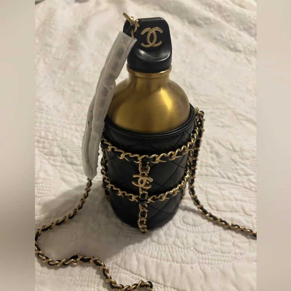 Chanel water bottle never been used. 2019 collection. AUTHENTIC